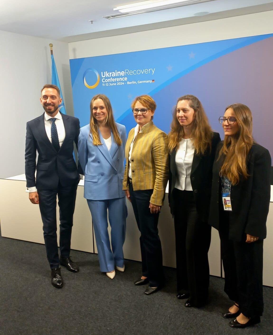 From left: Jan Rekiel (KUKE), Katarzyna Kowalska (KUKE), Olga Sclovscaia (MIGA), Zakia Louiza (MIGA), Ilana Zenouda (MIGA)